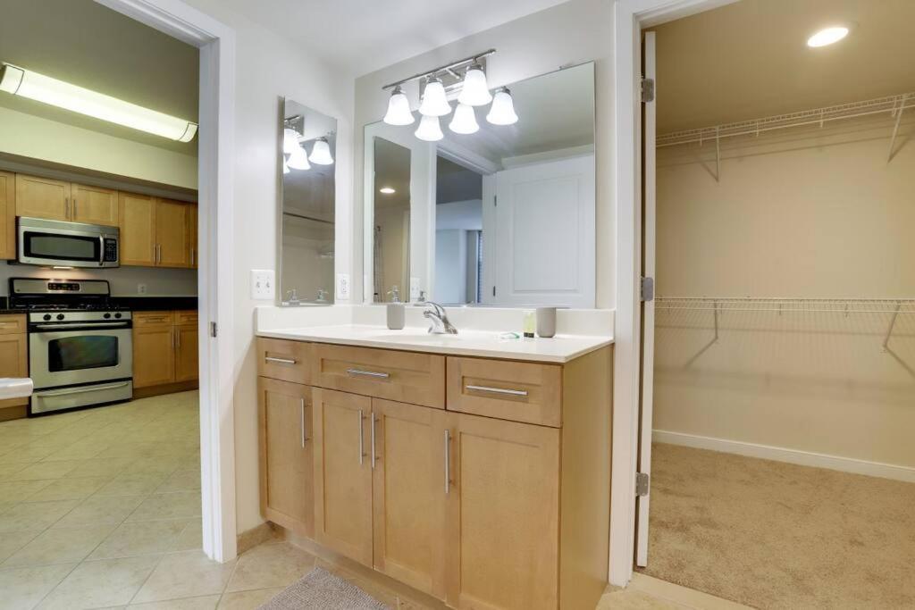 Fantastic 2 Bedroom Condo At Pentagon City Arlington Kültér fotó